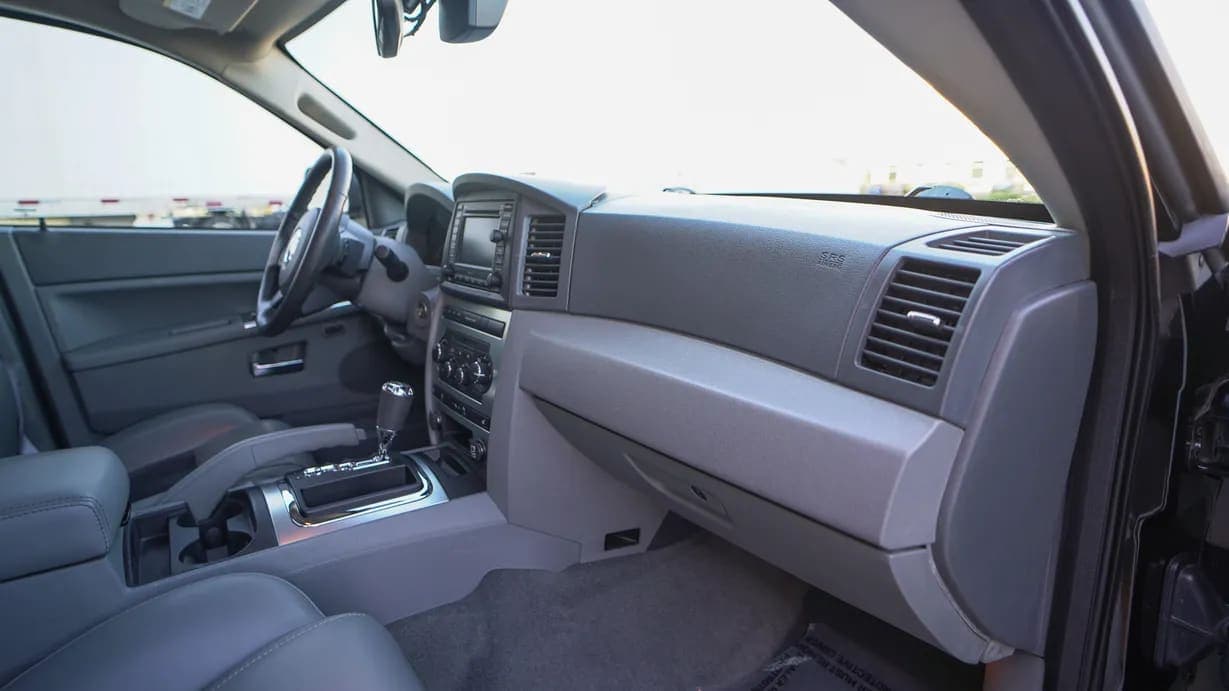 2006 Jeep Grand Cherokee SRT8, view