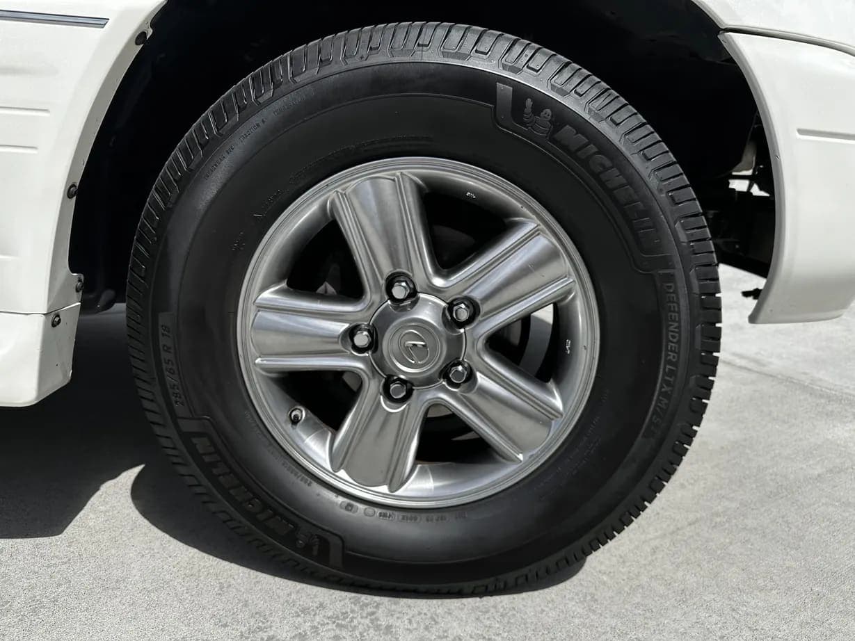 2006 Lexus LX470, view