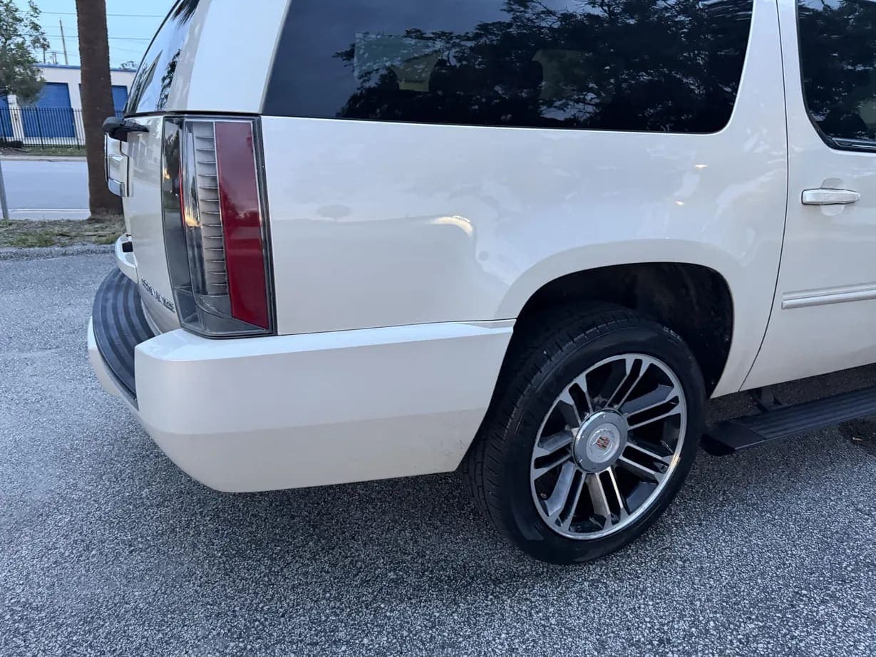 2013 Cadillac Escalade ESV Premium, view