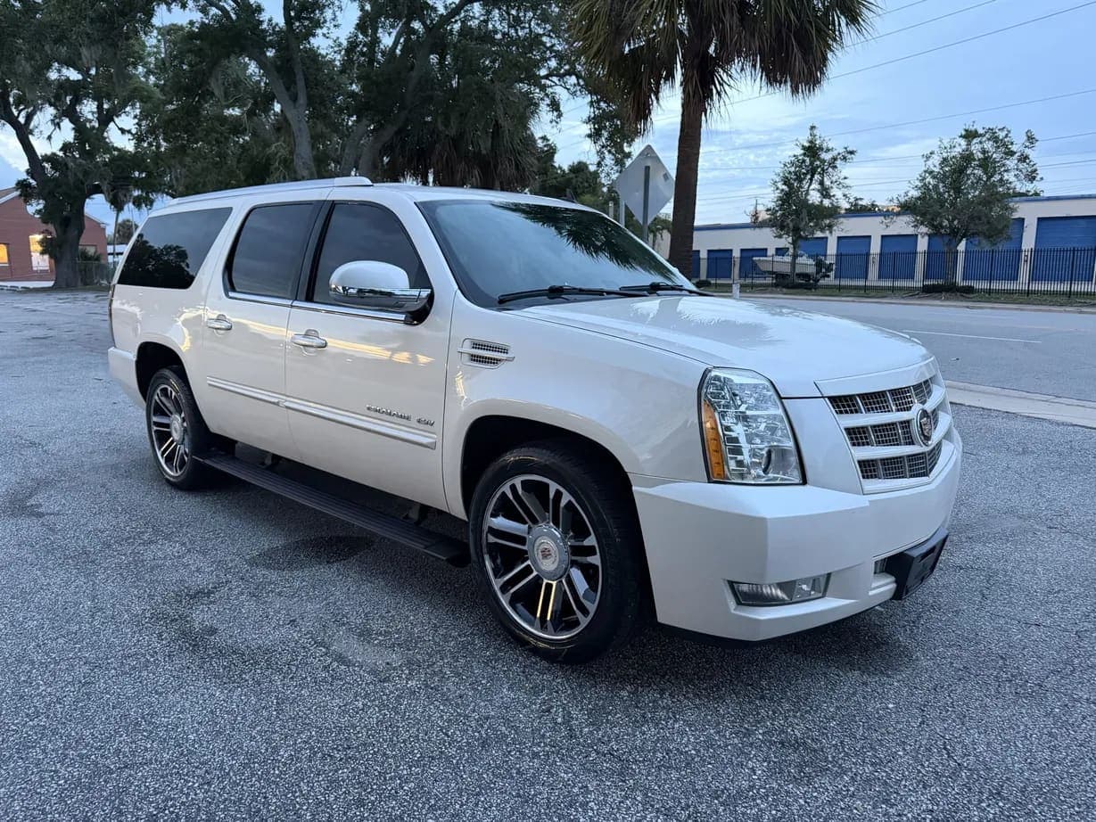2013 Cadillac Escalade ESV Premium, view