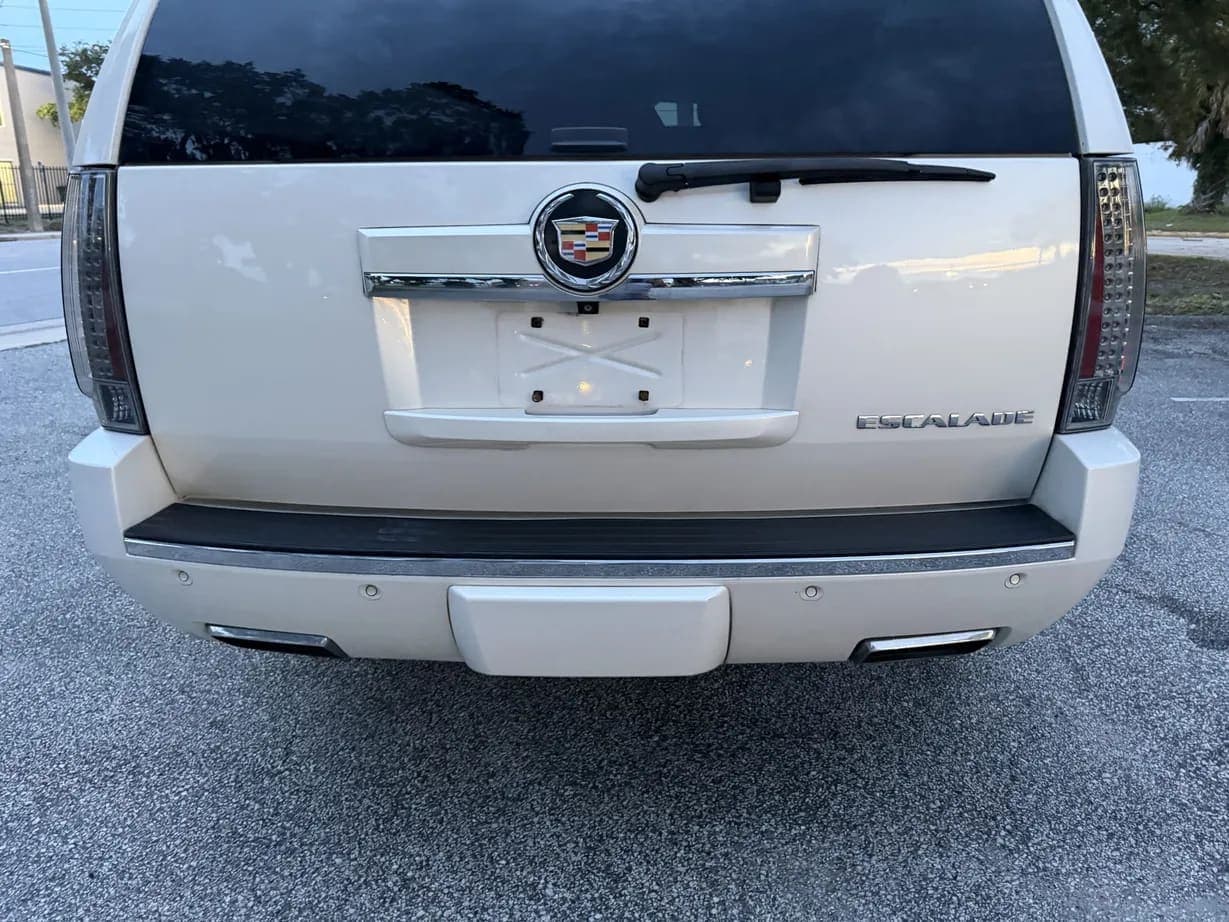 2013 Cadillac Escalade ESV Premium, view