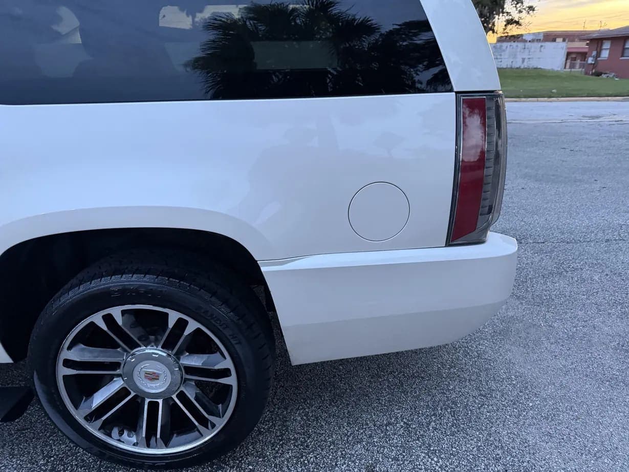 2013 Cadillac Escalade ESV Premium, view