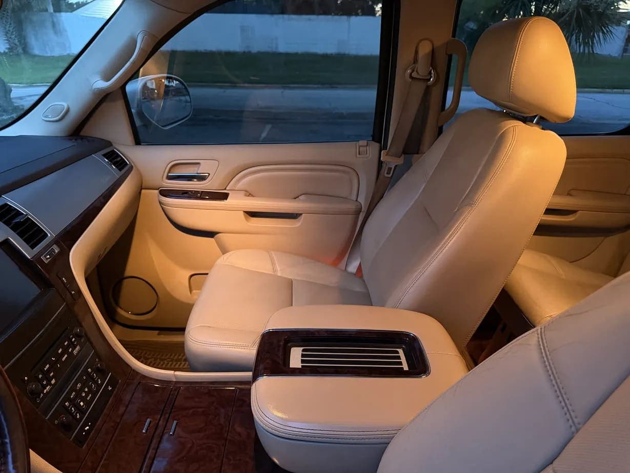 2013 Cadillac Escalade ESV Premium, view