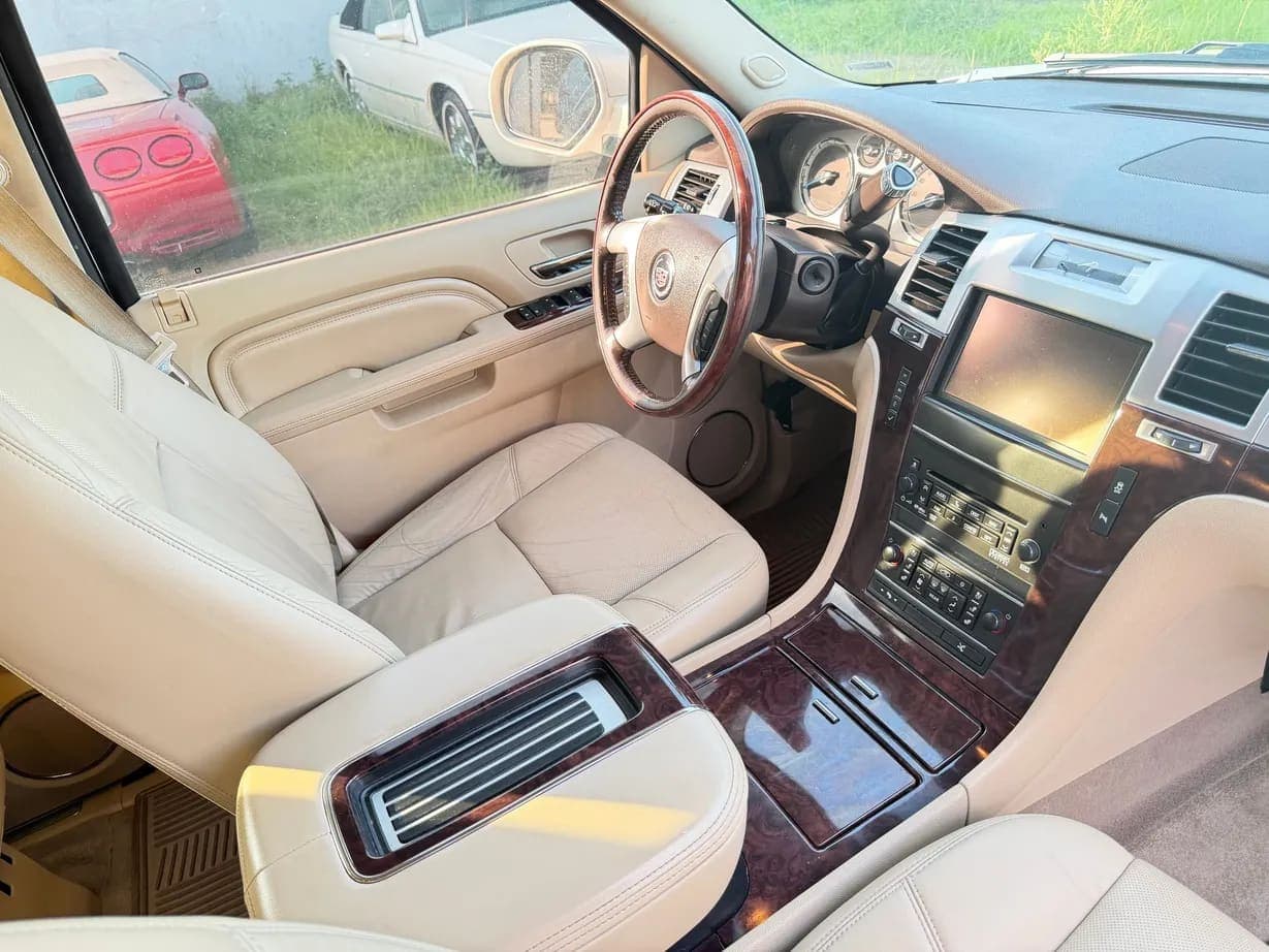 2013 Cadillac Escalade ESV Premium, view