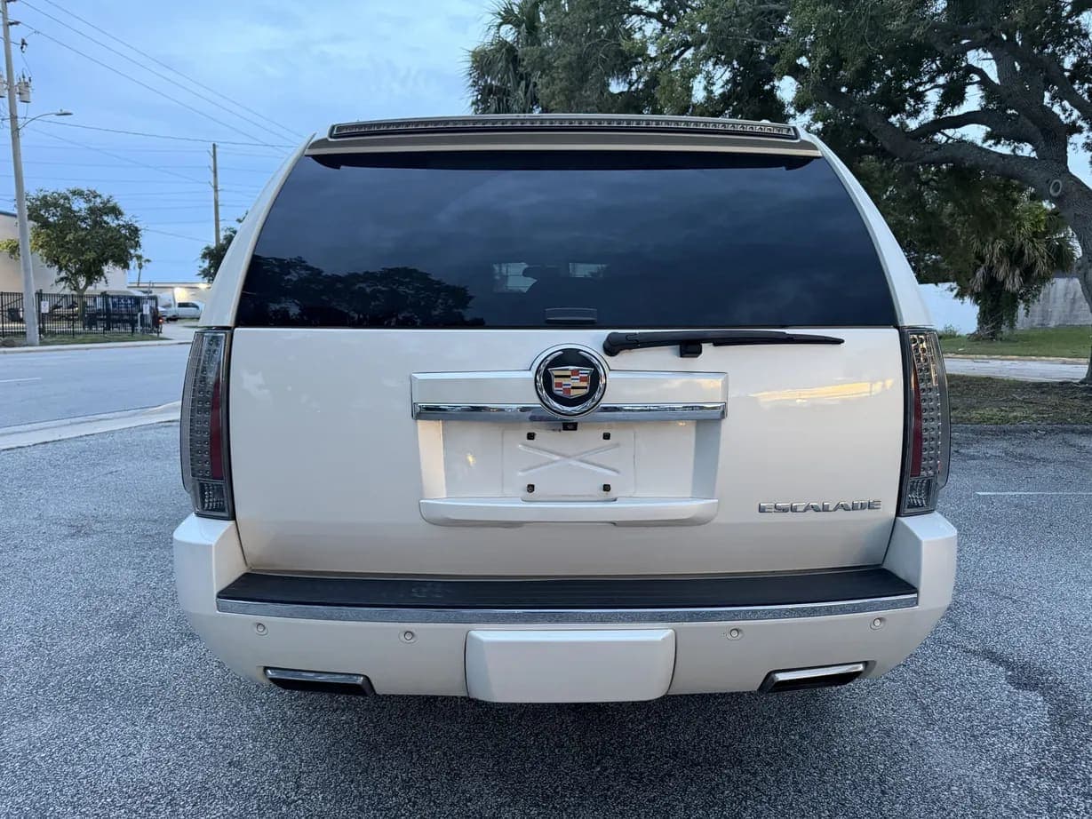 2013 Cadillac Escalade ESV Premium, view