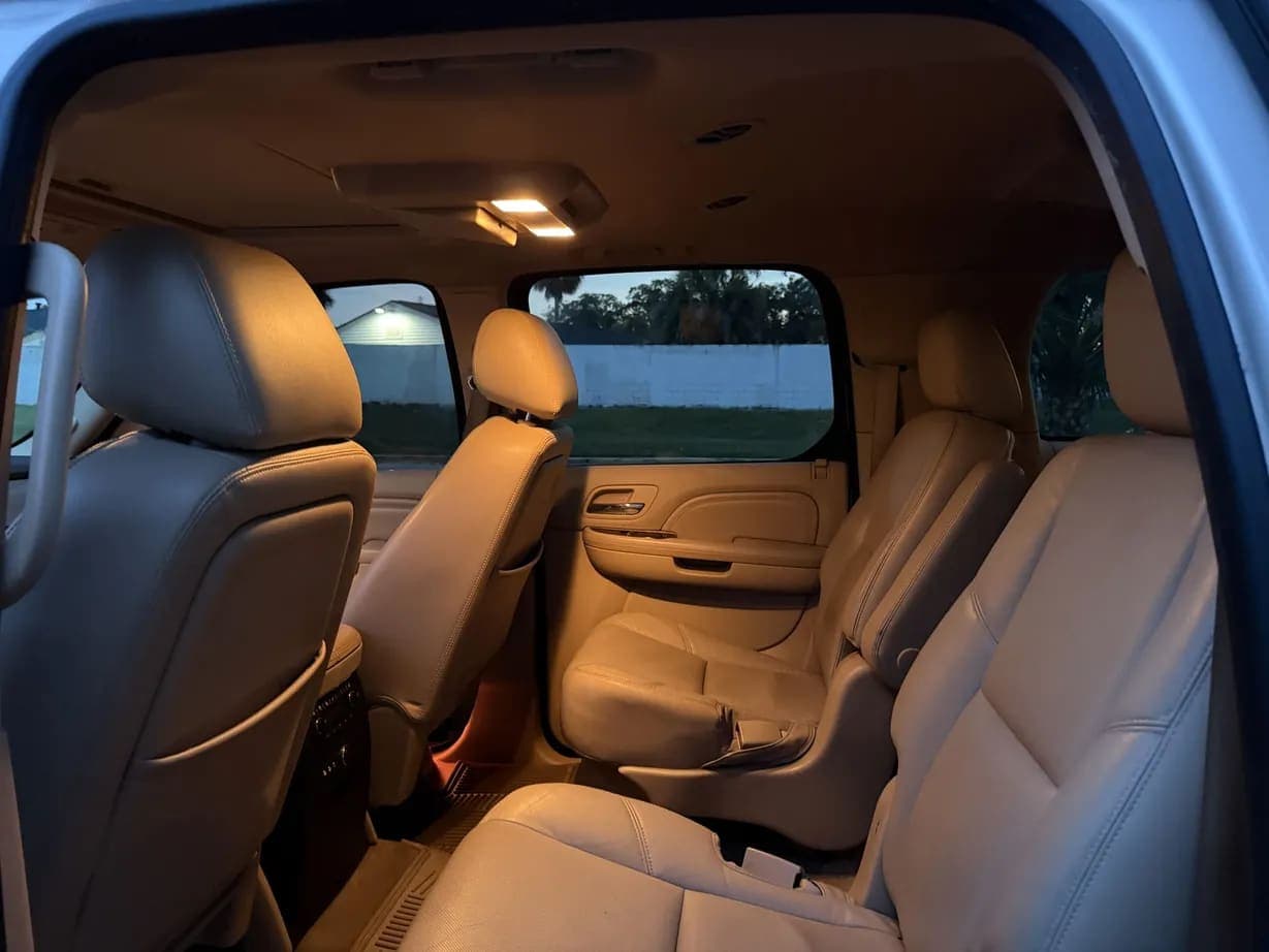 2013 Cadillac Escalade ESV Premium, view