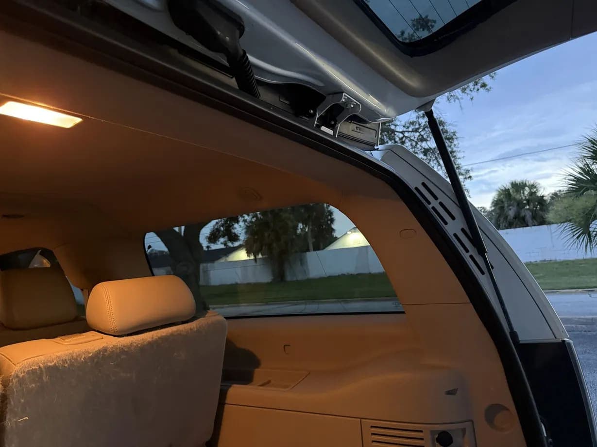 2013 Cadillac Escalade ESV Premium, view
