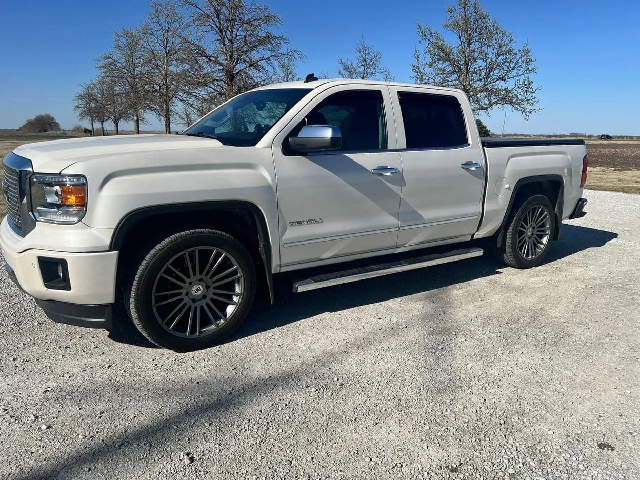2014 GMC Sierra 1500 Denali, view 1