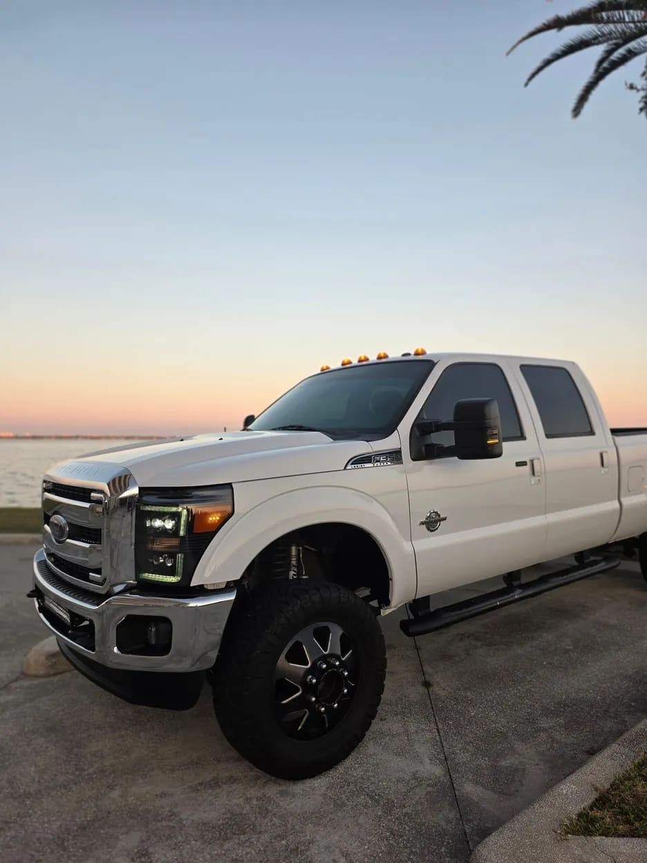 2015 Ford F-350 Super Duty Lariat, view