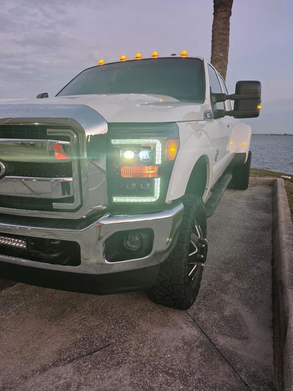 2015 Ford F-350 Super Duty Lariat, view