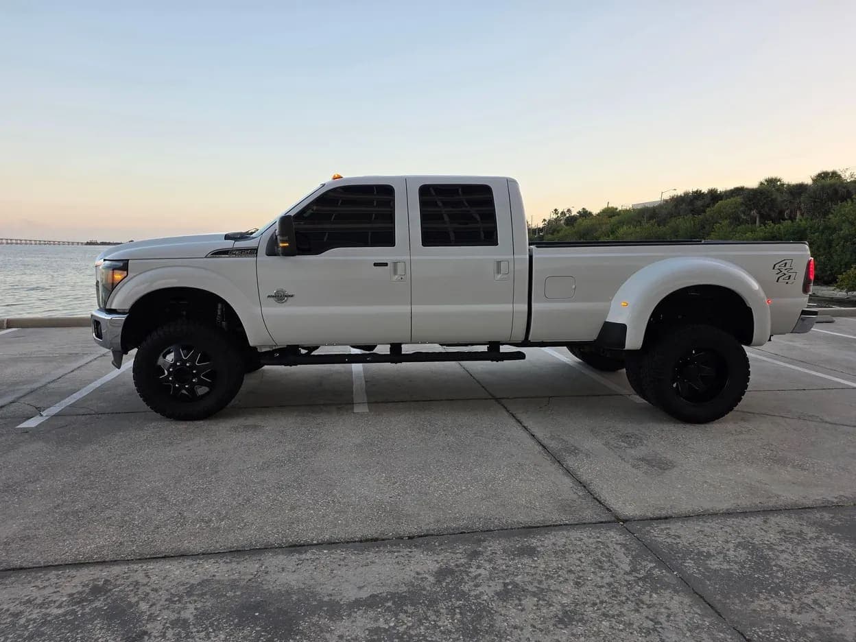 2015 Ford F-350 Super Duty Lariat, view