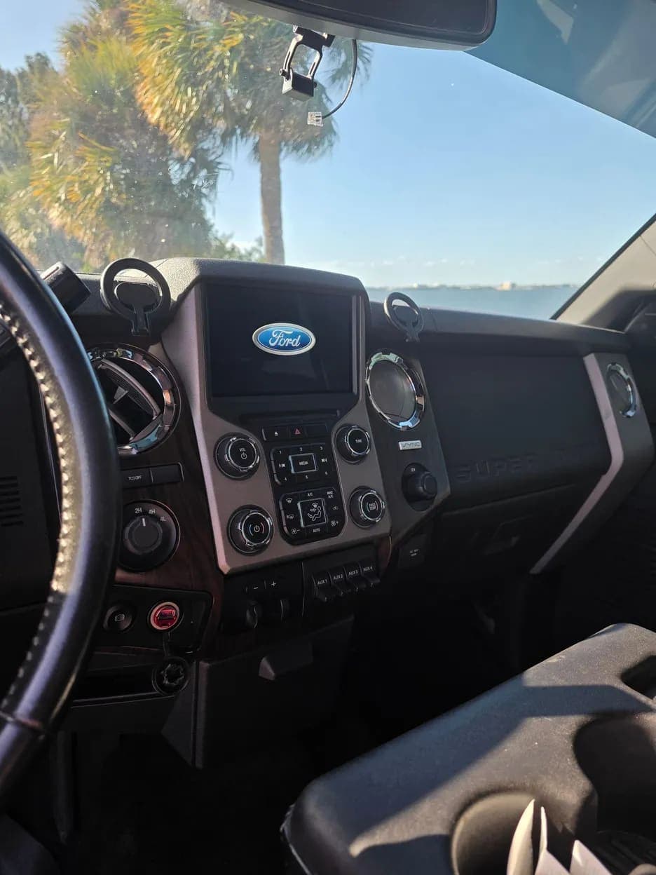 2015 Ford F-350 Super Duty Lariat, view