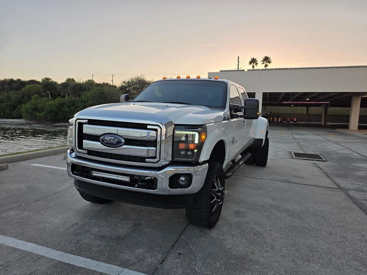 2015 Ford F-350 Super Duty Lariat, view