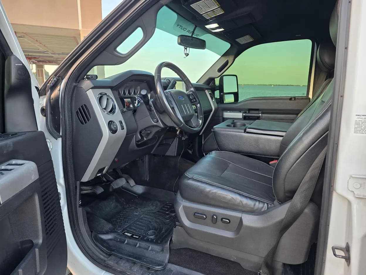 2015 Ford F-350 Super Duty Lariat, view