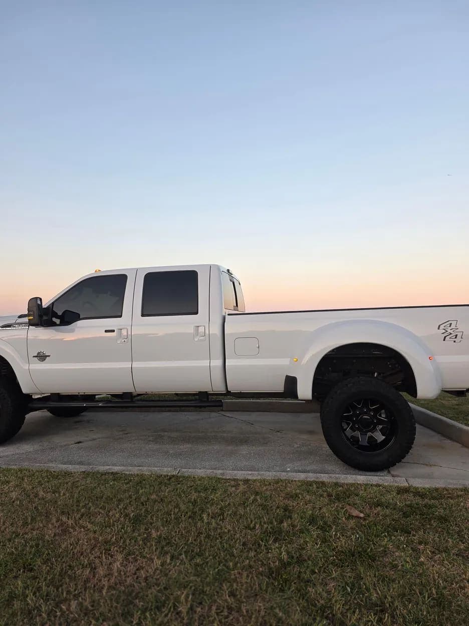 2015 Ford F-350 Super Duty Lariat, view