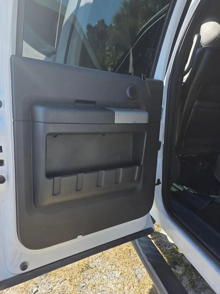 2015 Ford F-350 Super Duty Lariat, view
