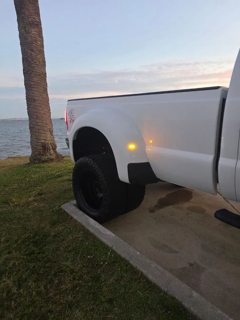 2015 Ford F-350 Super Duty Lariat, view