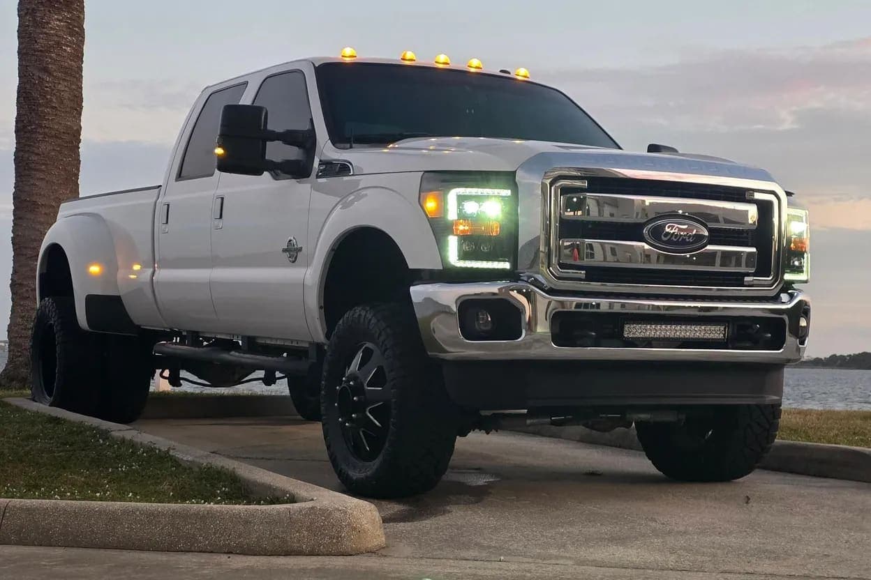 2015 Ford F-350 Super Duty Lariat, view