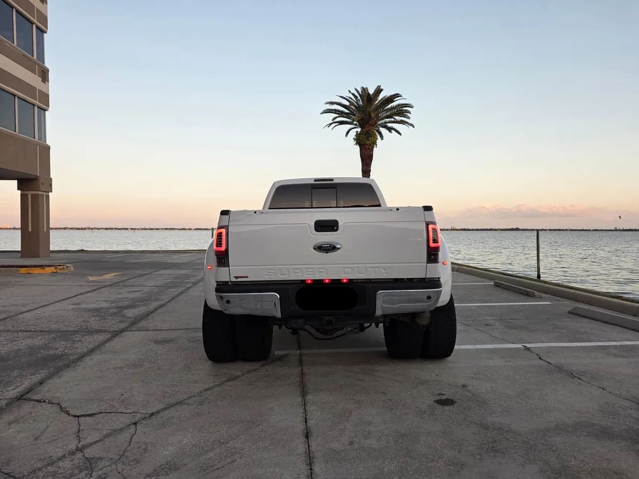 2015 Ford F-350 Super Duty Lariat, view