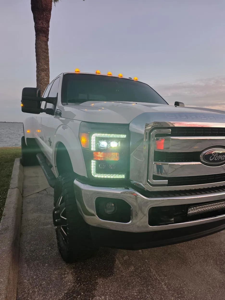 2015 Ford F-350 Super Duty Lariat, view