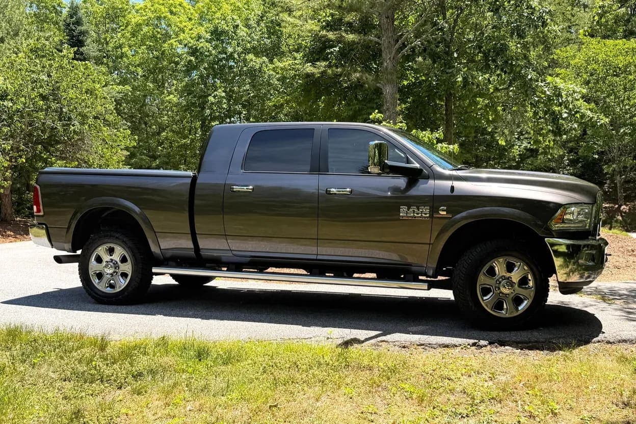 2016 Ram 2500 Laramie Mega Cab, view 1