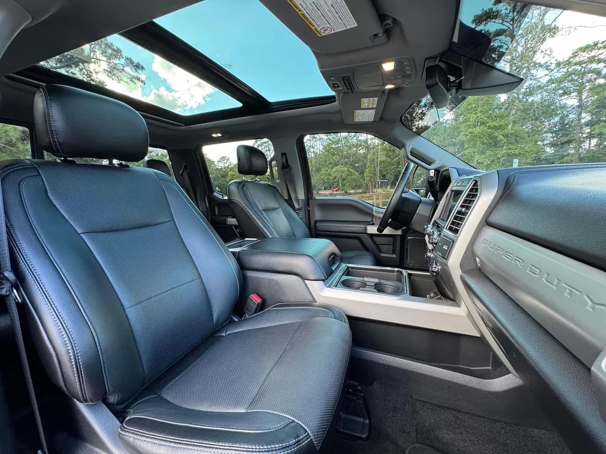 2017 Ford F-250 Super Duty Lariat, view