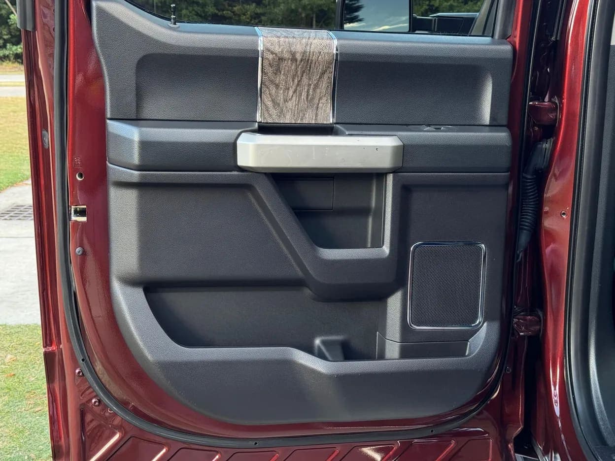 2017 Ford F-250 Super Duty Lariat, view
