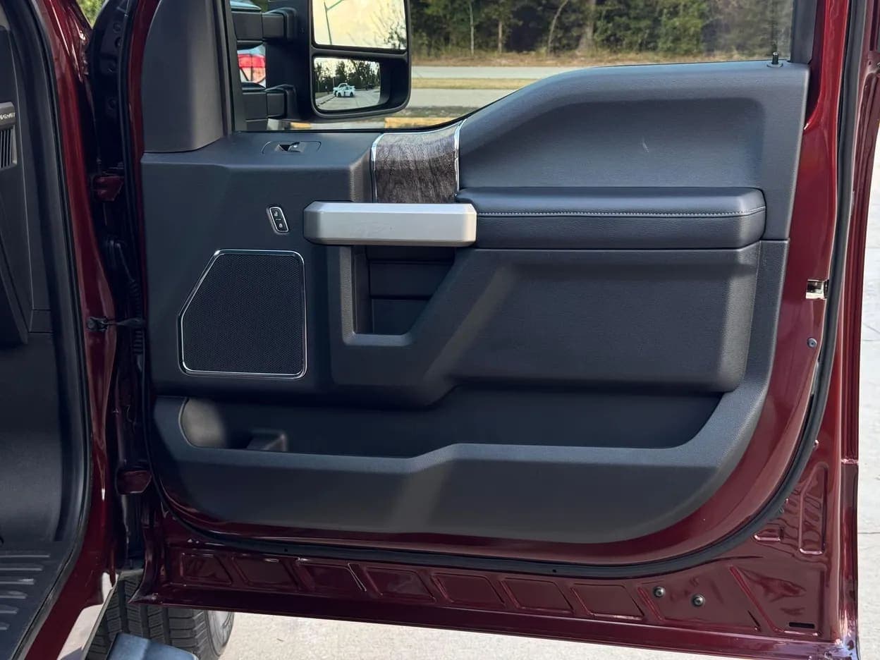 2017 Ford F-250 Super Duty Lariat, view