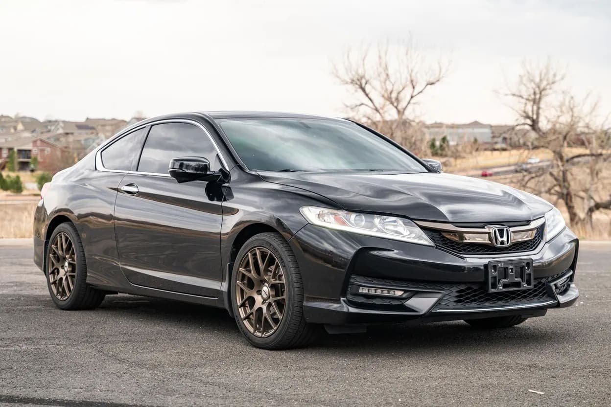 2017 Honda Accord EX-L V6 Coupe, view 1