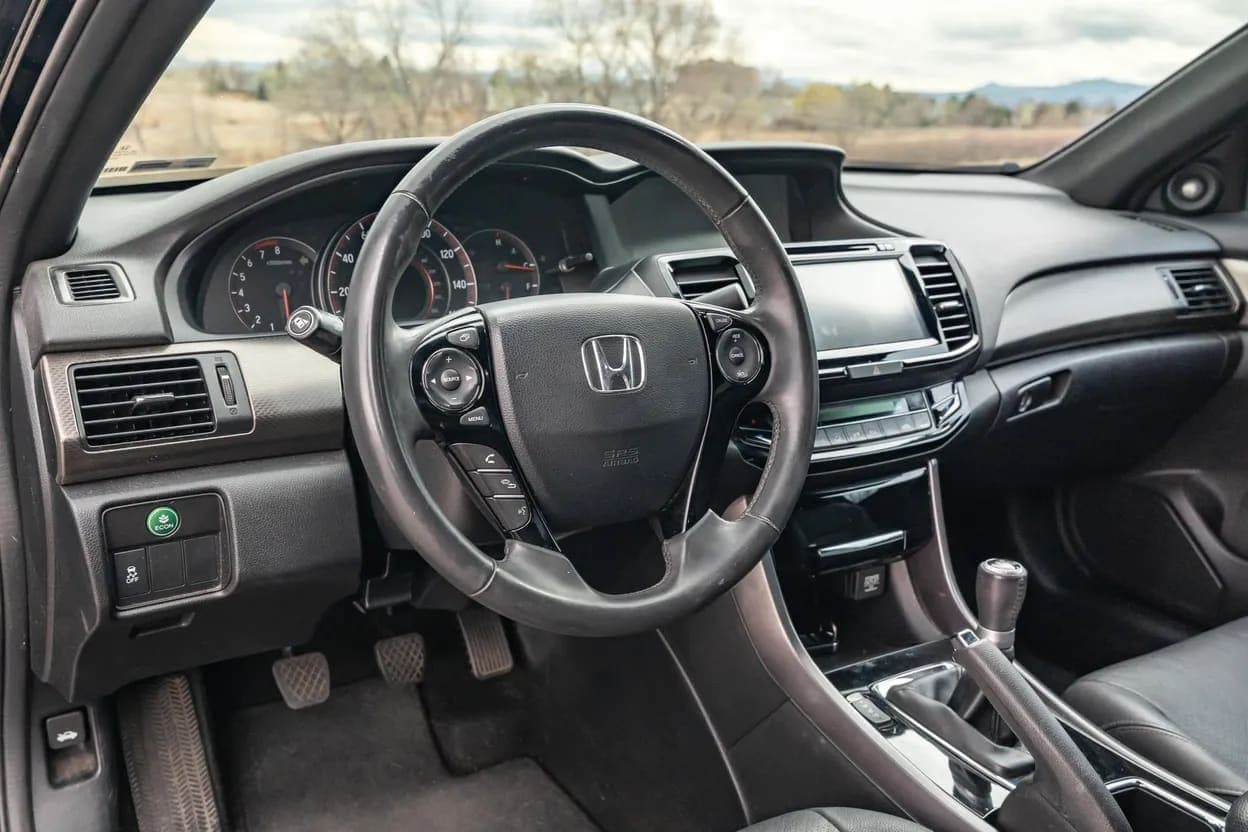 2017 Honda Accord EX-L V6 Coupe, view