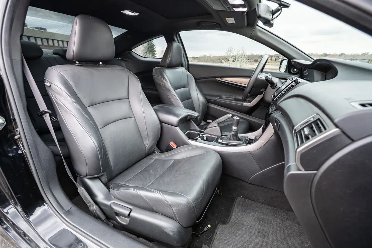 2017 Honda Accord EX-L V6 Coupe, view