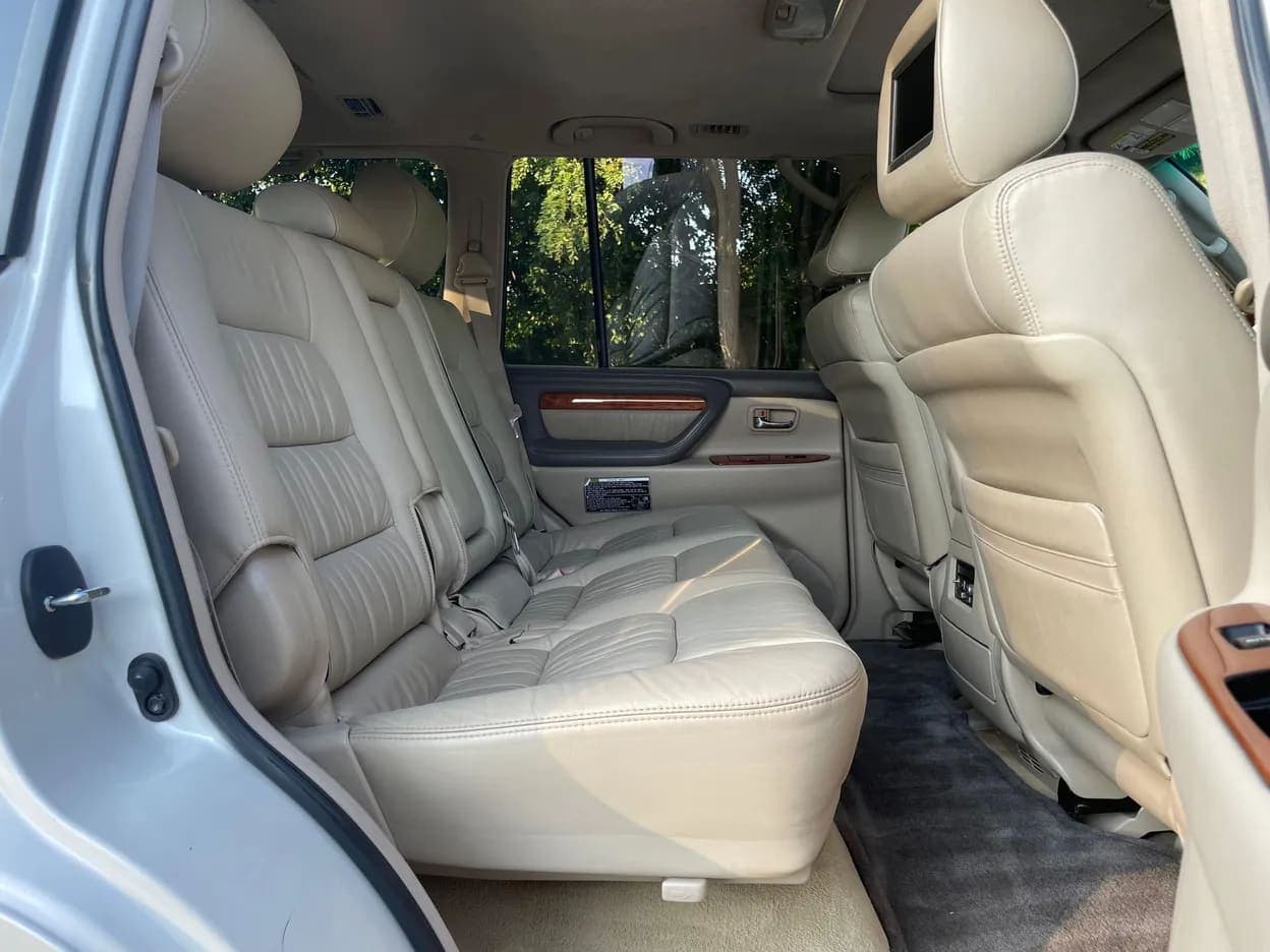 2004 Lexus LX 470, view