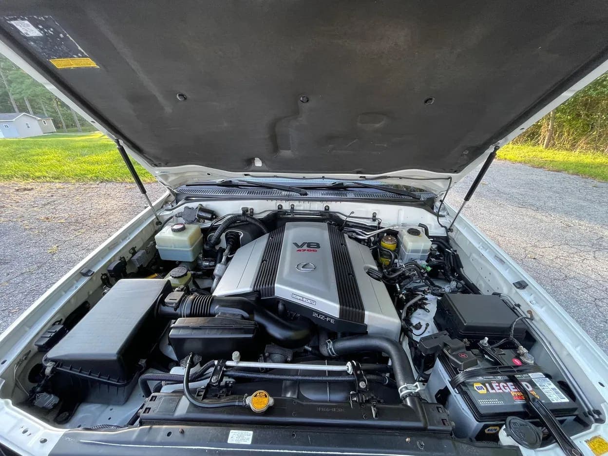 2004 Lexus LX 470, view
