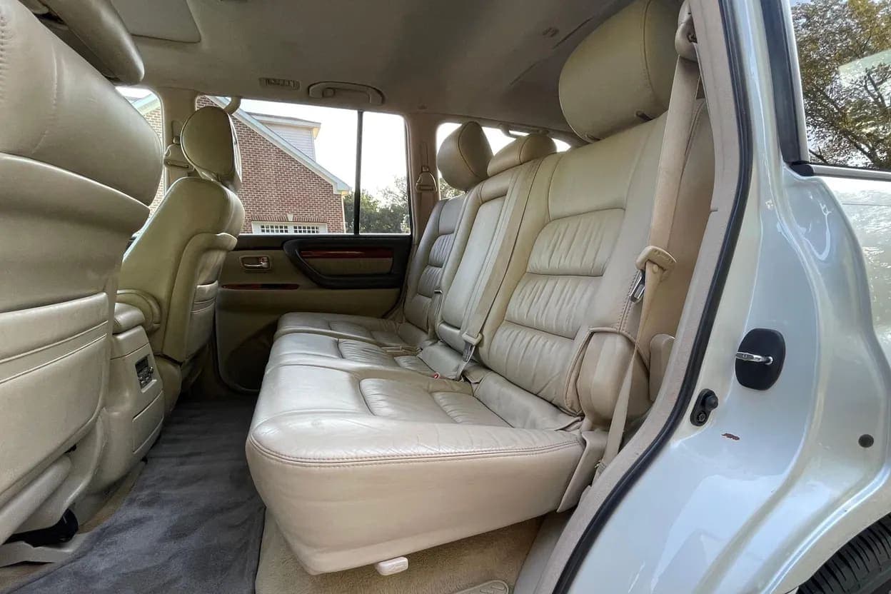 2004 Lexus LX 470, view