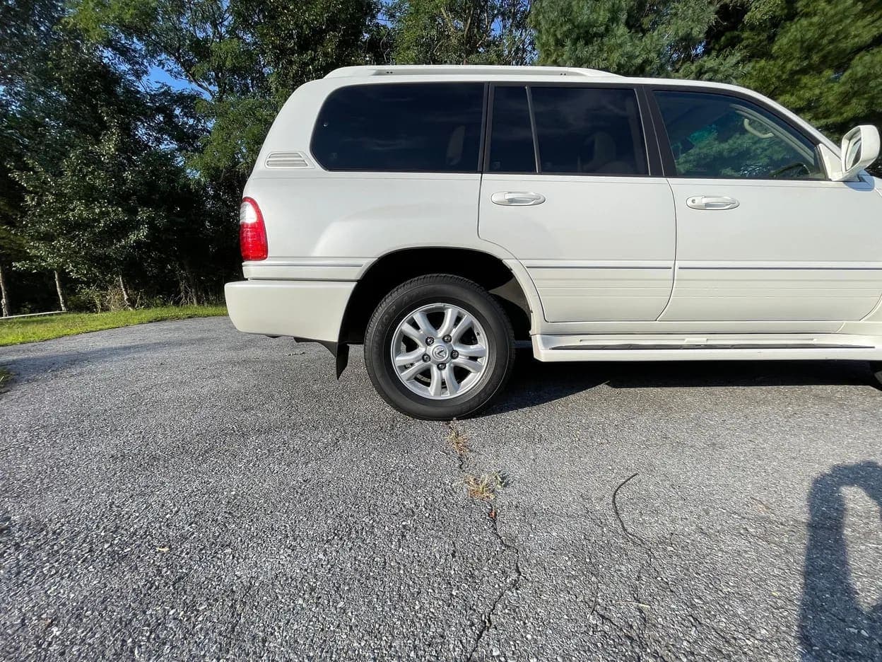 2004 Lexus LX 470, view