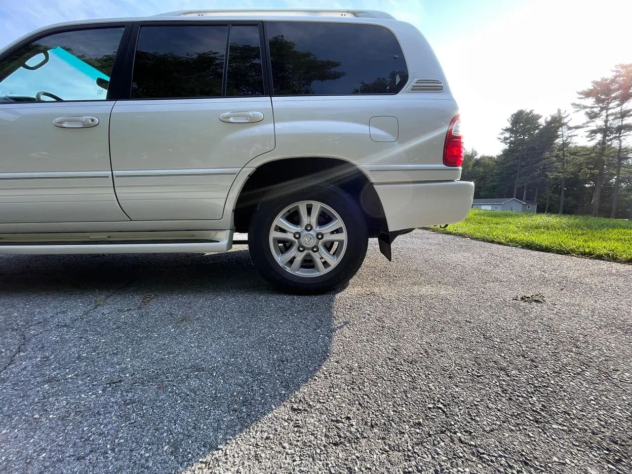 2004 Lexus LX 470, view