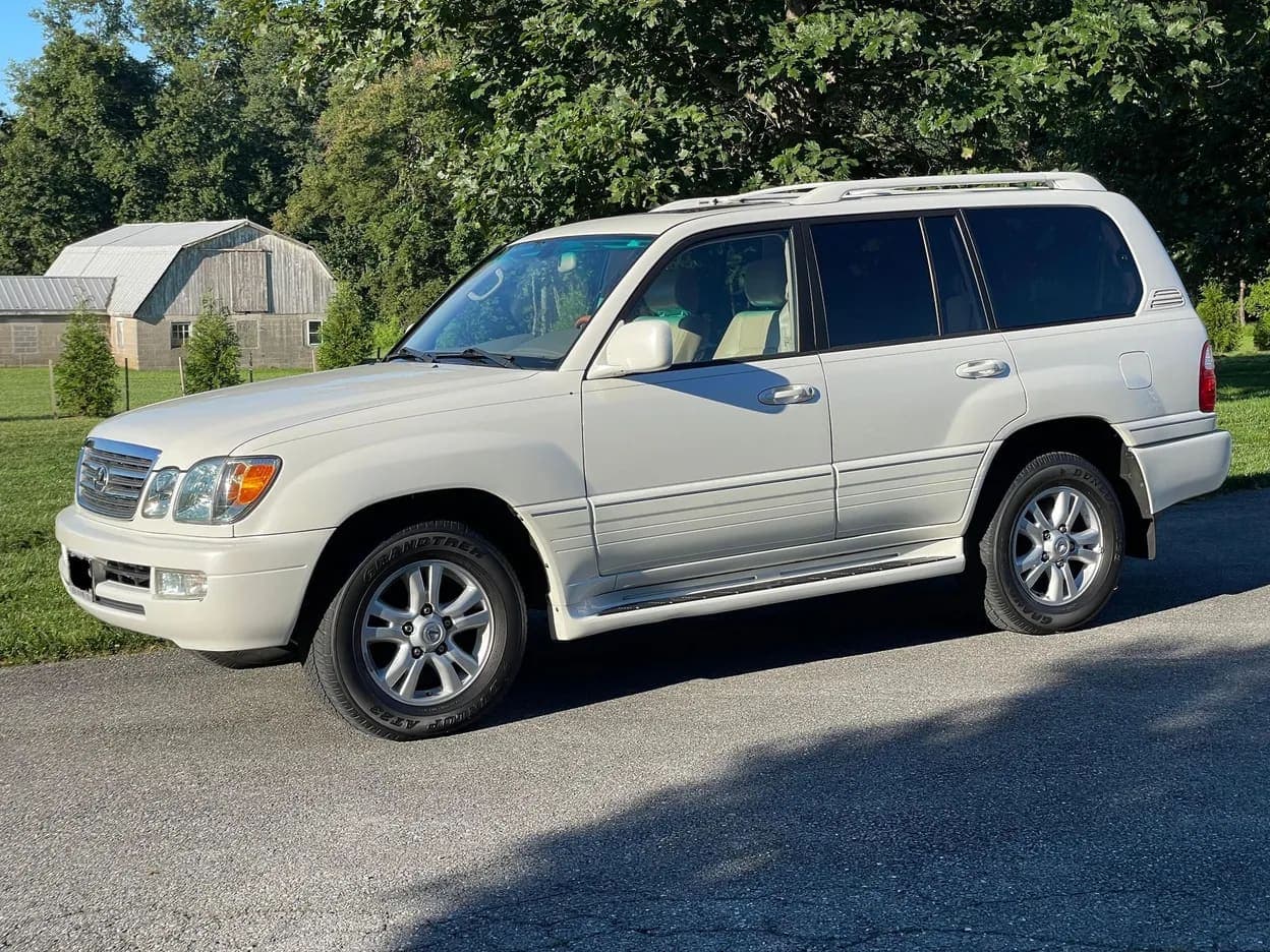 2004 Lexus LX 470, view