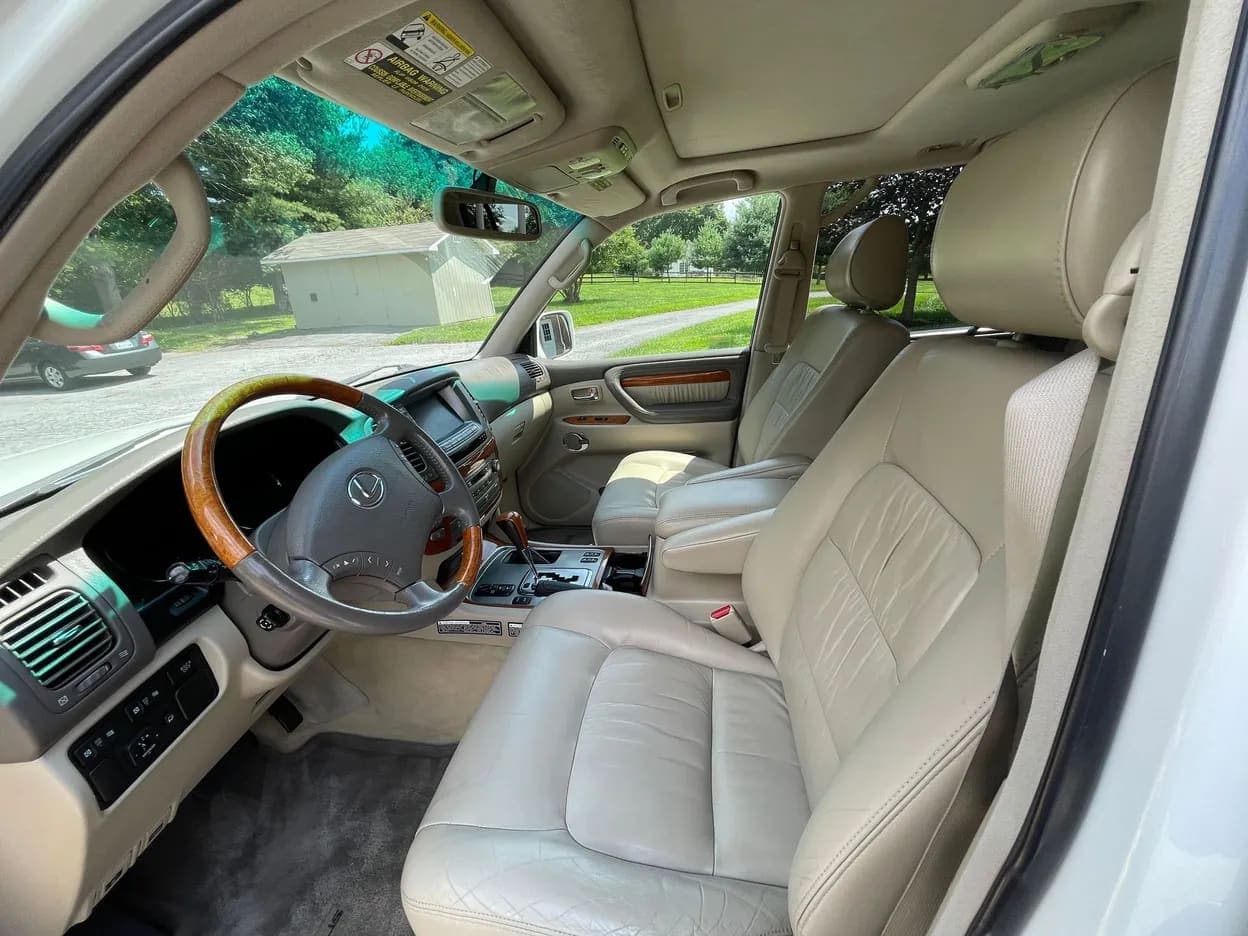 2004 Lexus LX 470, view