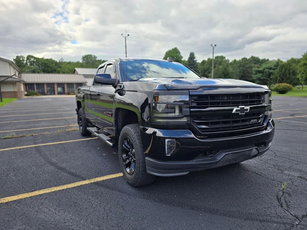 2018 Chevrolet Silverado 1500 LT exterior