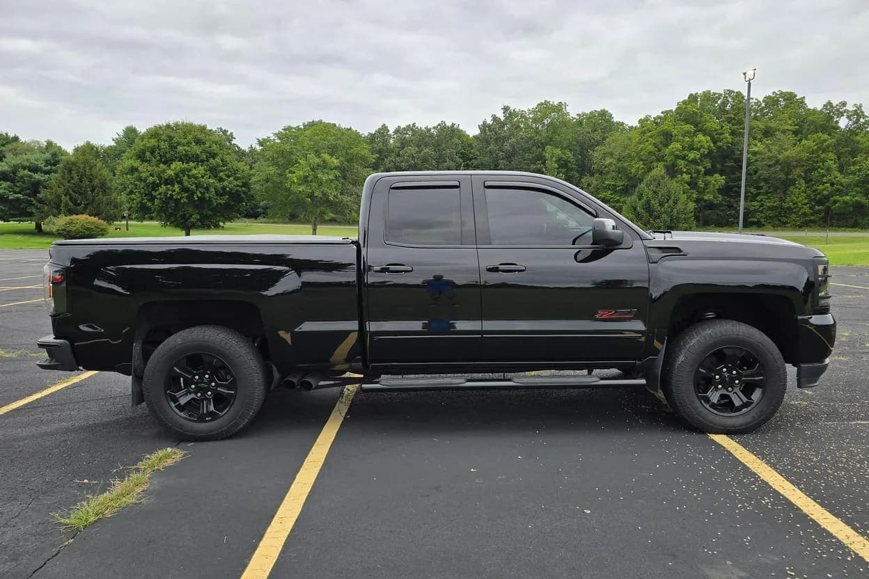 2018 Chevrolet Silverado 1500 LT, view