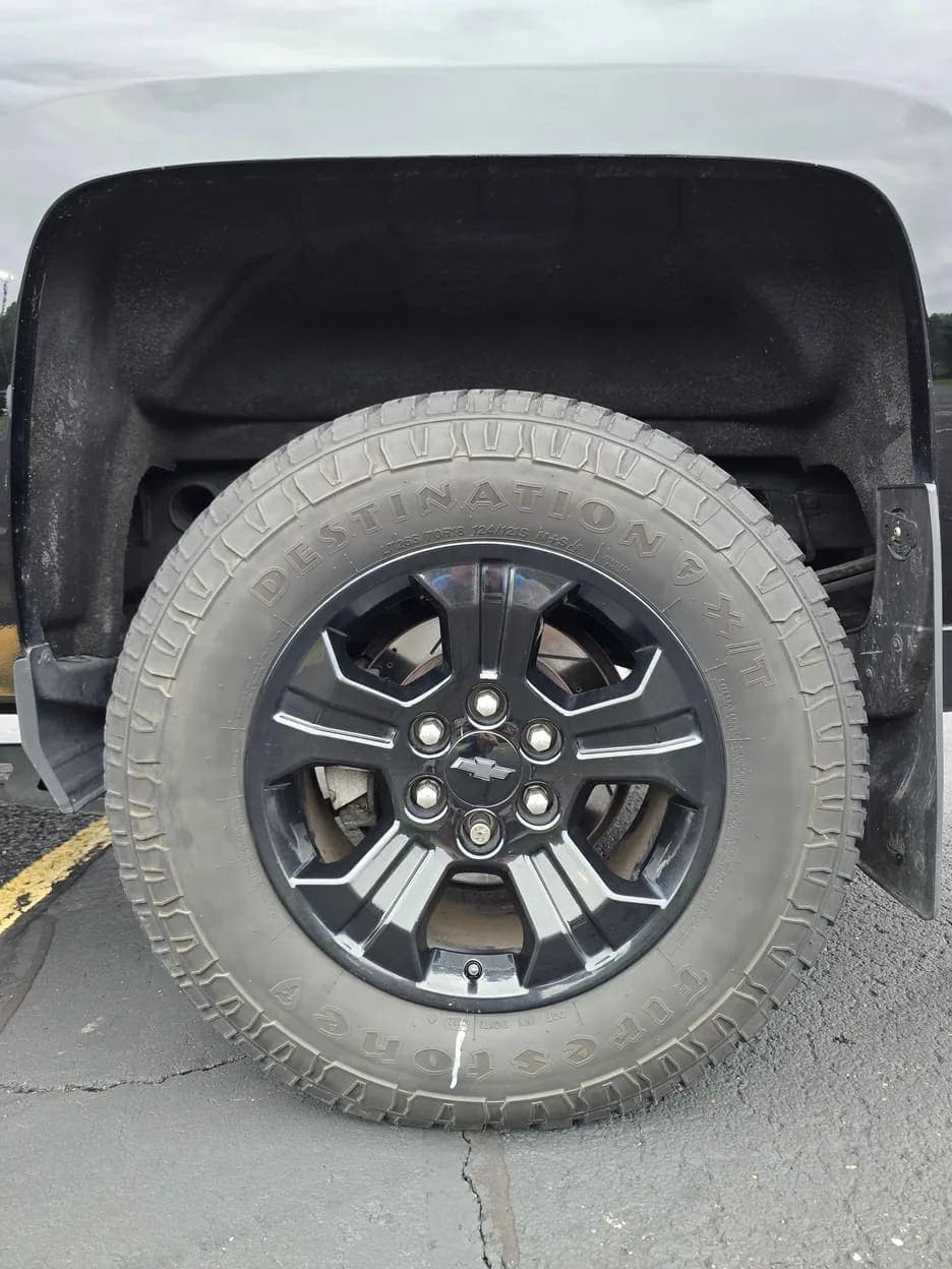 2018 Chevrolet Silverado 1500 LT, view