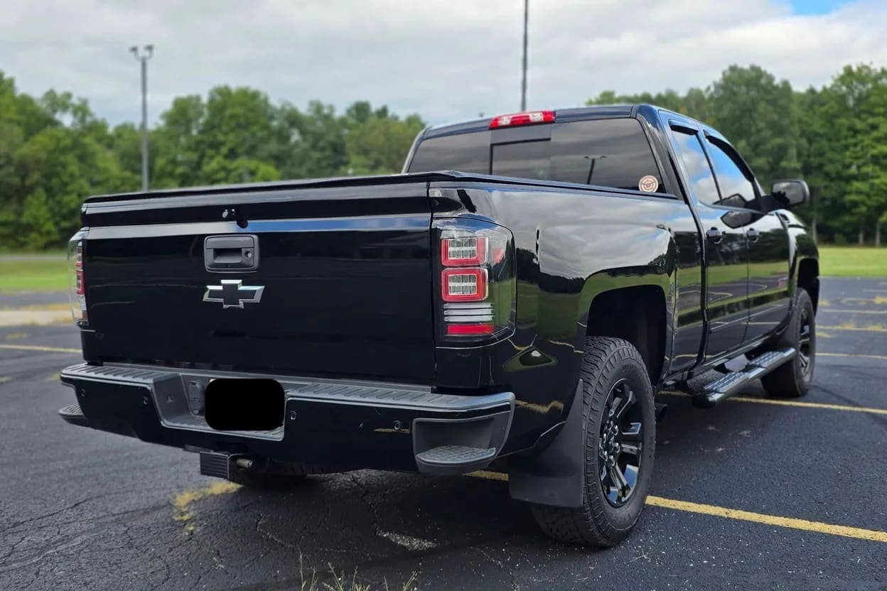2018 Chevrolet Silverado 1500 LT, view