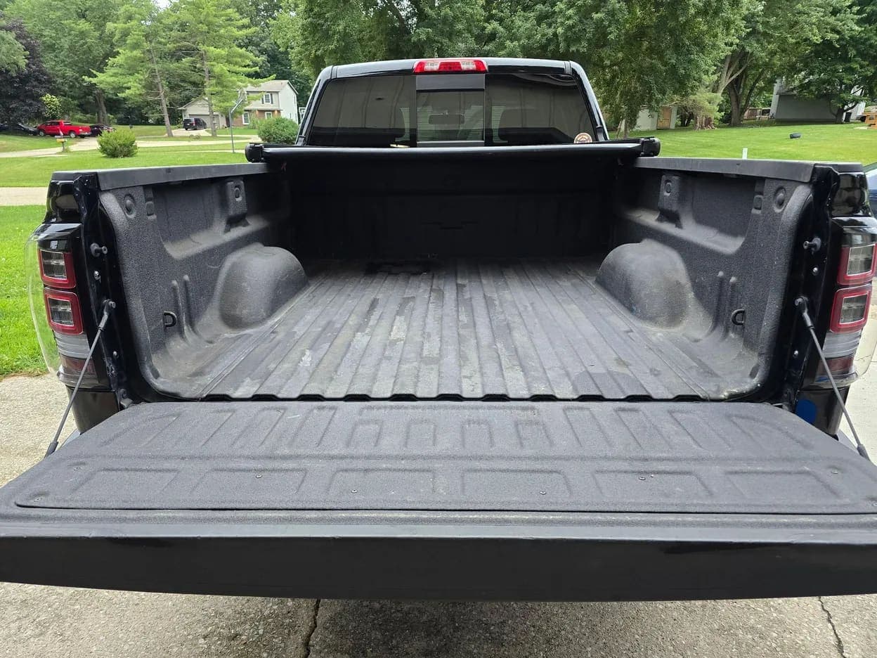 2018 Chevrolet Silverado 1500 LT, view