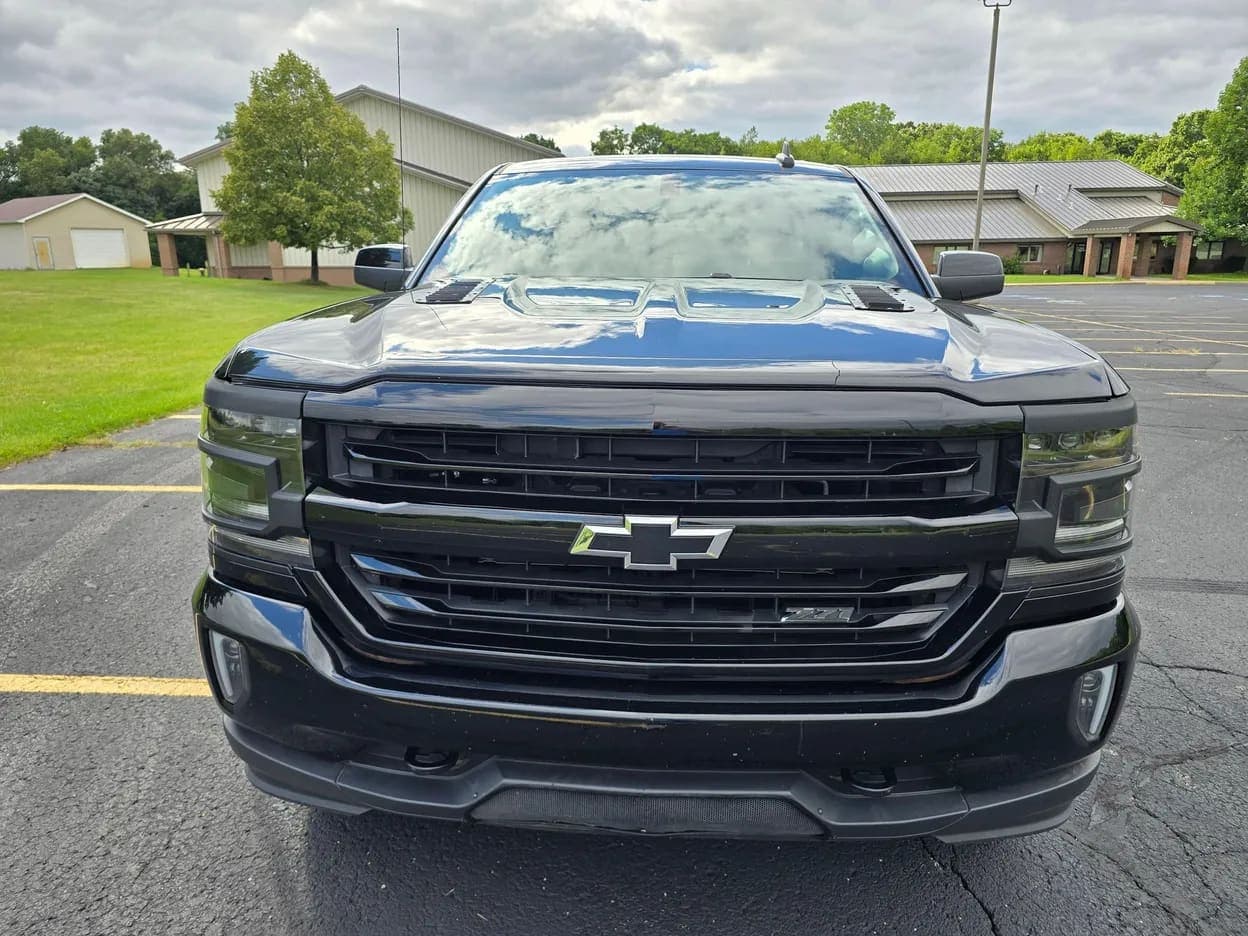 2018 Chevrolet Silverado 1500 LT, view