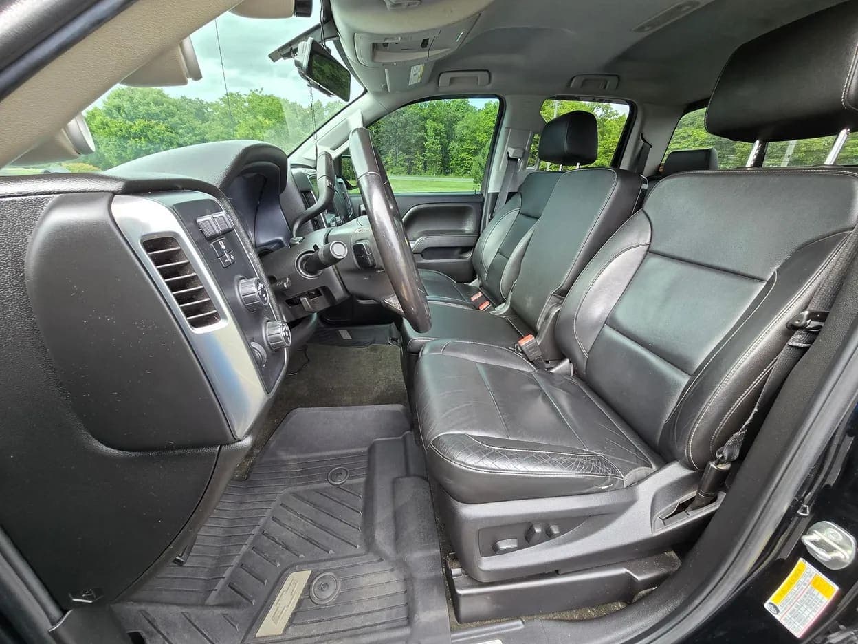 2018 Chevrolet Silverado 1500 LT, view