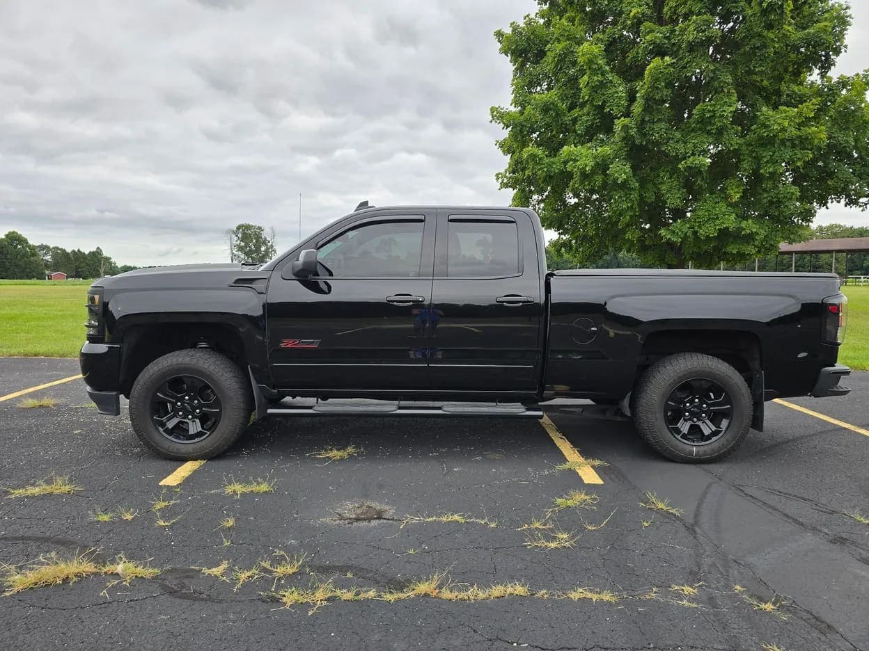 2018 Chevrolet Silverado 1500 LT, view