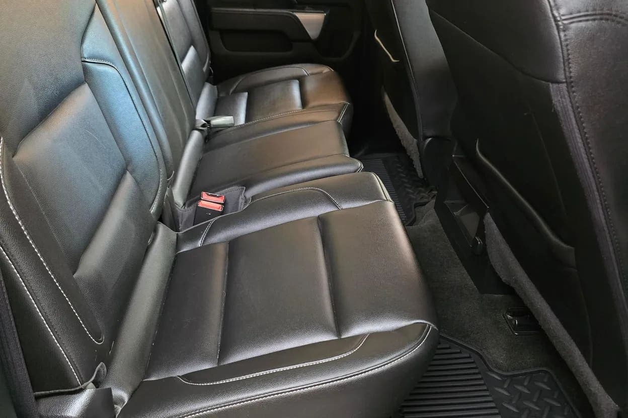 2018 Chevrolet Silverado 1500 LT, view