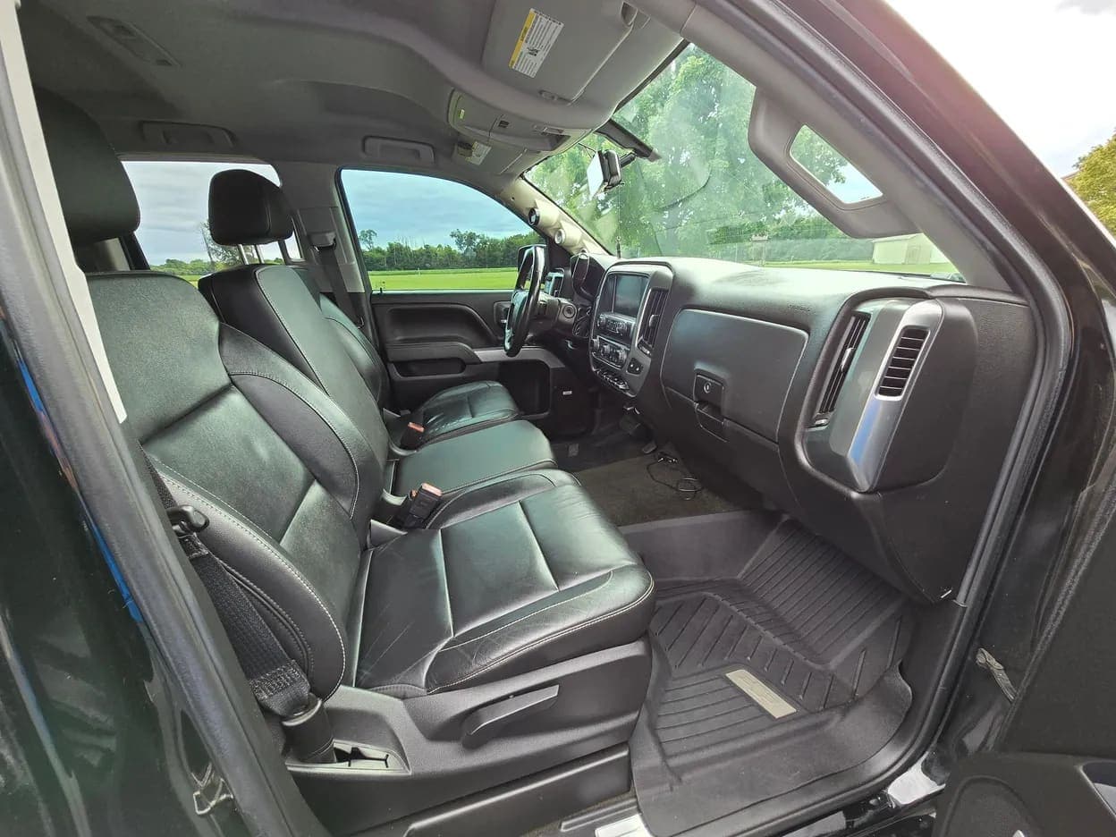 2018 Chevrolet Silverado 1500 LT, view
