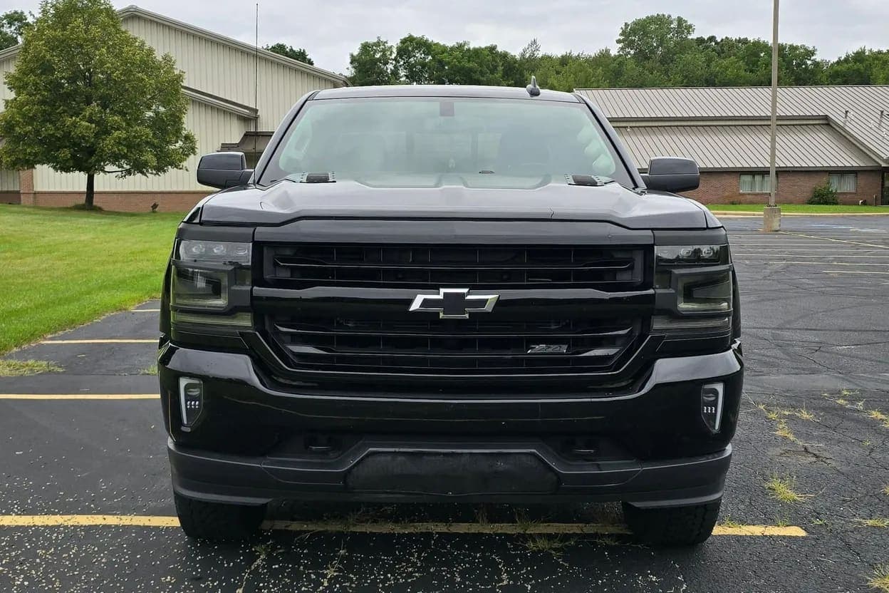 2018 Chevrolet Silverado 1500 LT, view