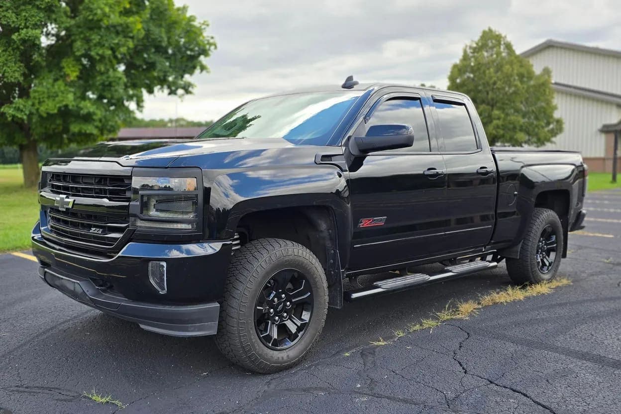 2018 Chevrolet Silverado 1500 LT, view